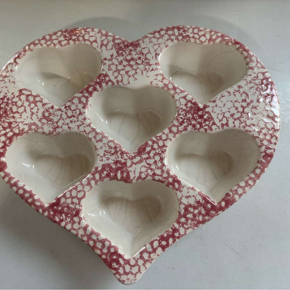 Stoneware Heart Shaped Baking Pan